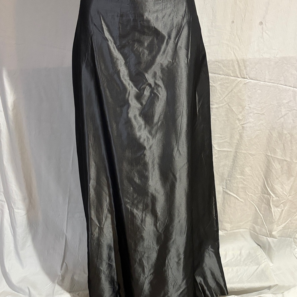 Elegant Black Taffeta-like Satin Skirt